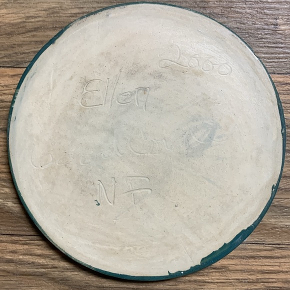 Fiddlehead pottery plate. - Picture 3 of 4